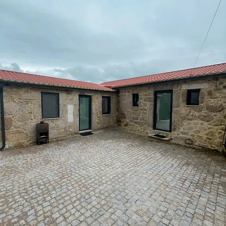 Casas Chao Da Roseira * سيلوريكو دا بيرا