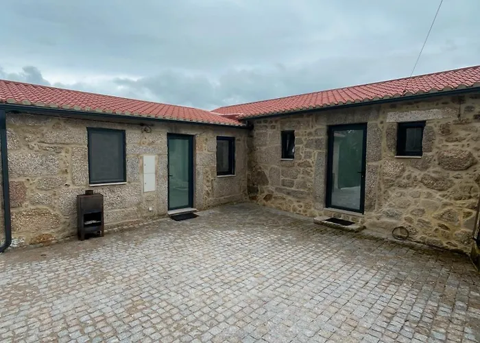 Casas Chao Da Roseira * سيلوريكو دا بيرا